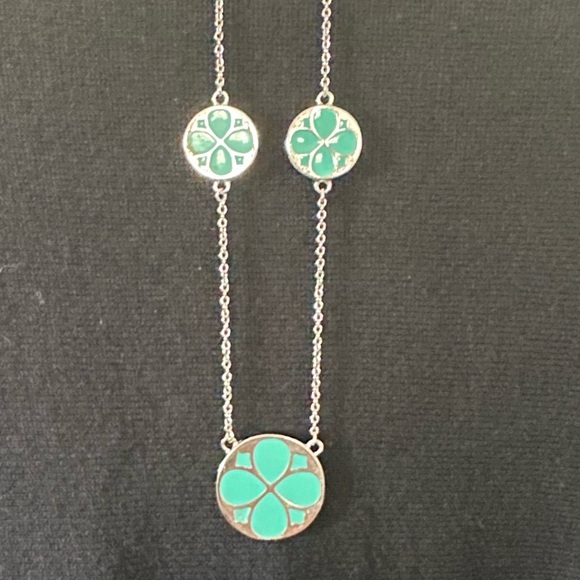 NWOT turquoise and silver tone necklace. 16 inches long with 3 inch extender - Picture 1 of 4